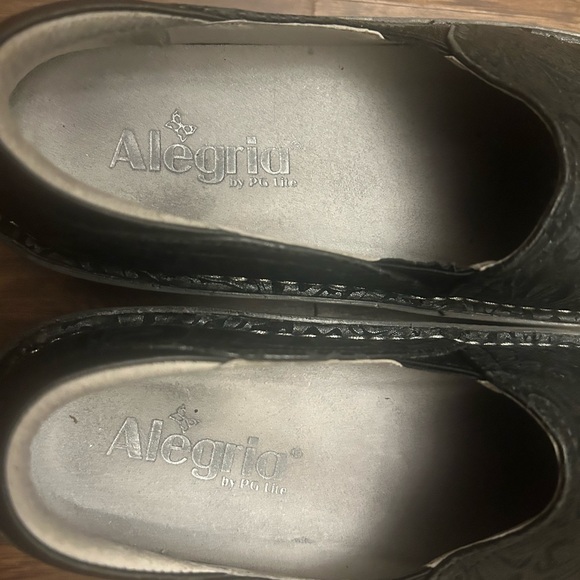 Alegria Black Embossed Shoe - Picture 4 of 7